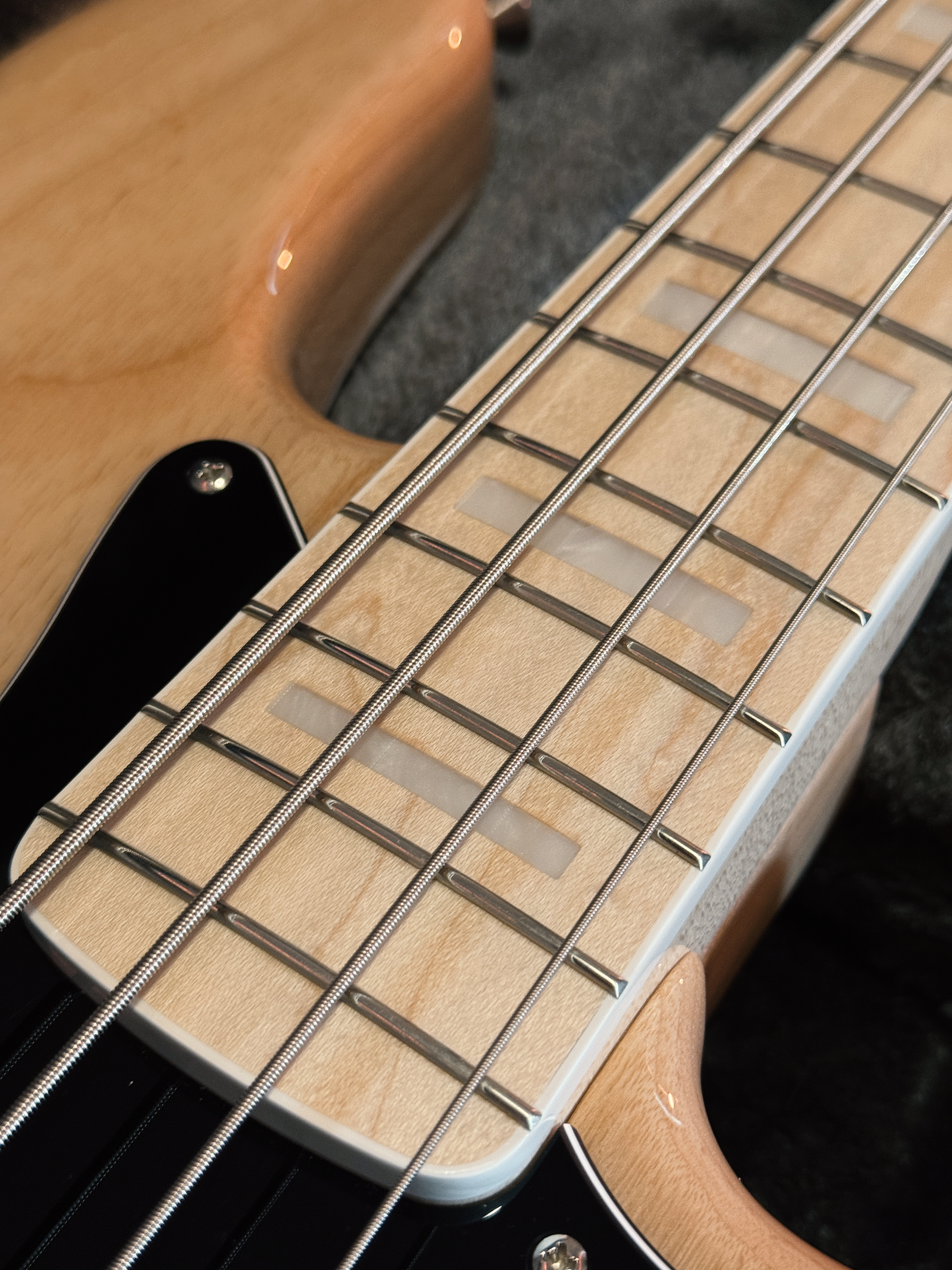 2025 Fender Made in Japan Traditional II 70s Jazz Bass 8.5 lbs - Natural